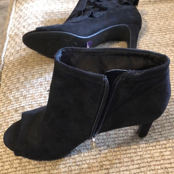 Extremely cool open toed booties size 8 1/2 black - Picture 5 of 8